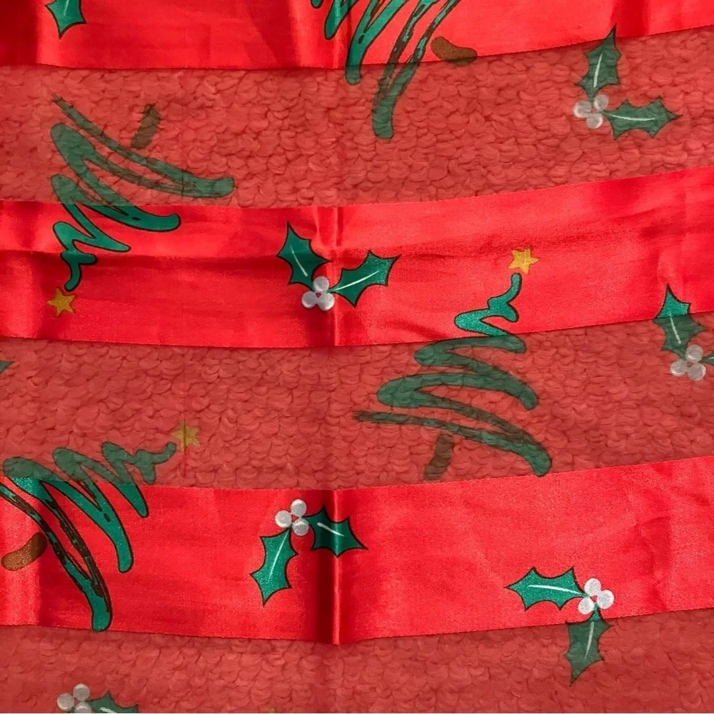 VTG Christmas Red Green Square Scarf Christmas Tree Holly Polyester 19.5in